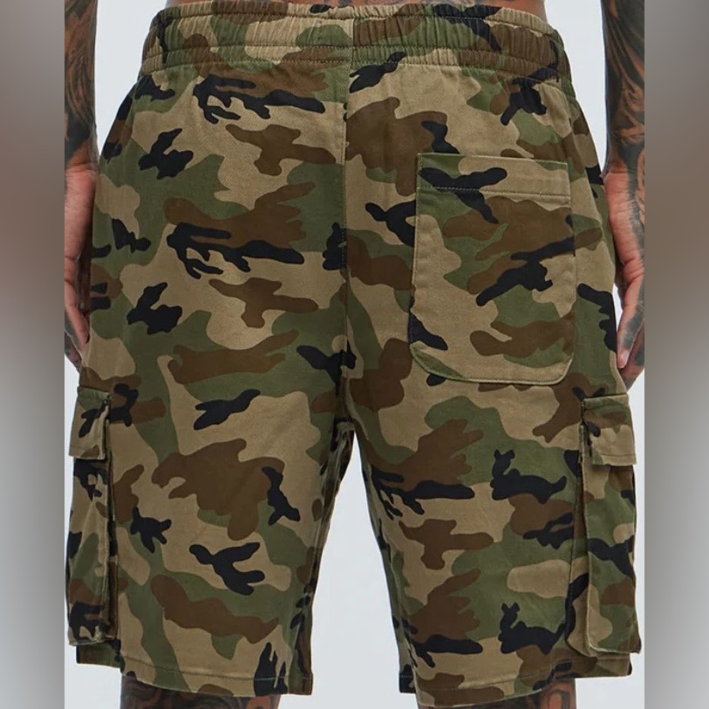 Twill Valley Men’s Cargo Shorts Camouflage Size Medium New with Tags